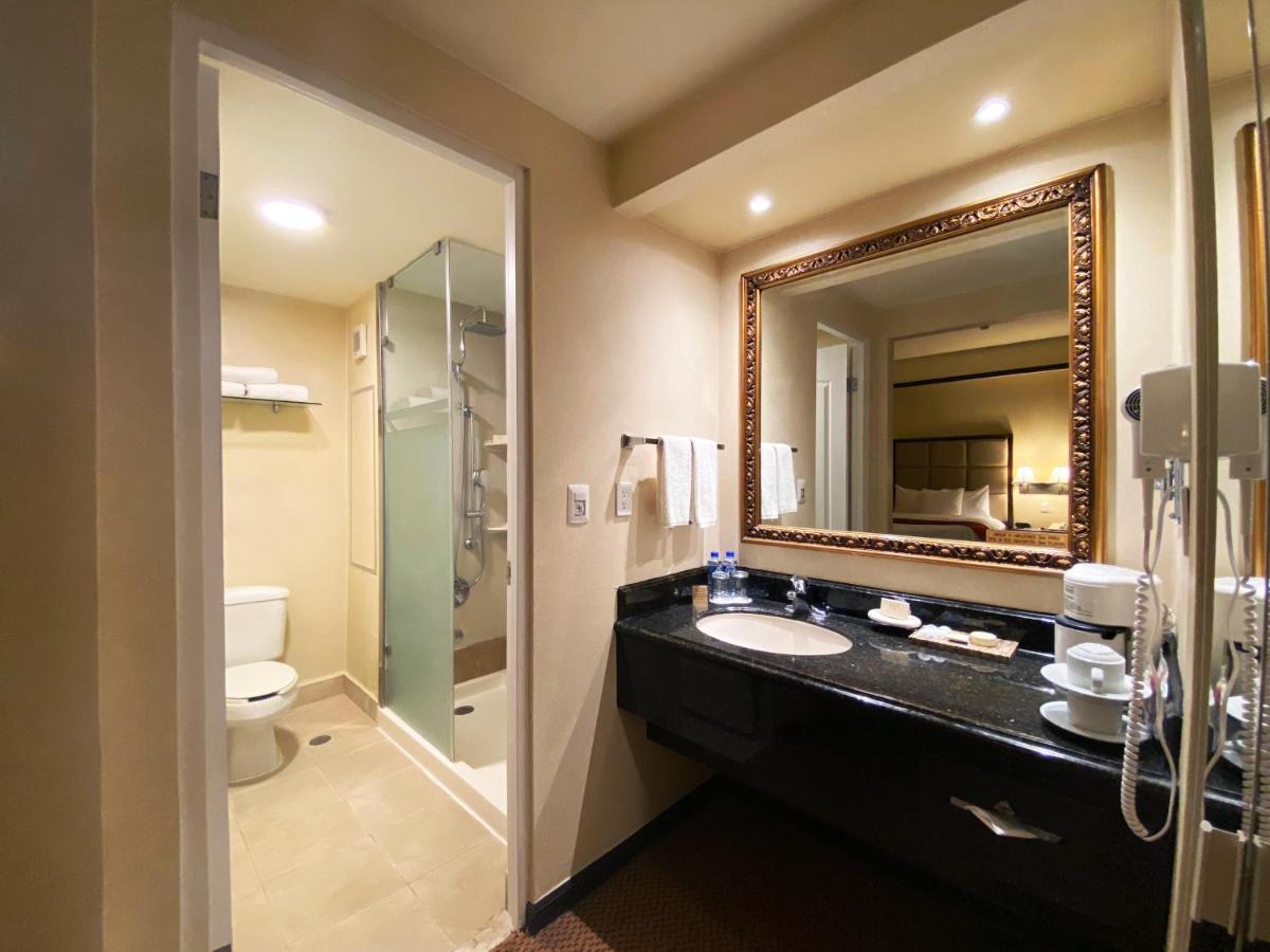 Hotel Safi Royal Luxury Centro Monterrey Exterior foto Bathroom
